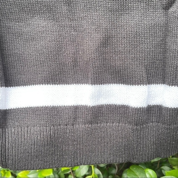 NWT NORDSTROM Kids Stripe Boxy V-Neck Big Girl’s Sweater - Picture 7 of 9